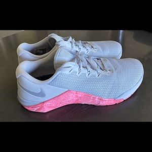 Women’s Nike Metcon 5 size 10.5